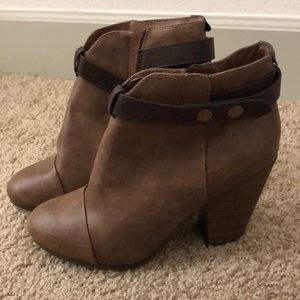 Breckelle’s booties